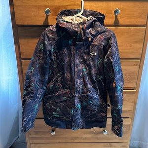 Women’s Oakley Biozone Ski/Snowboard Jacket size Small